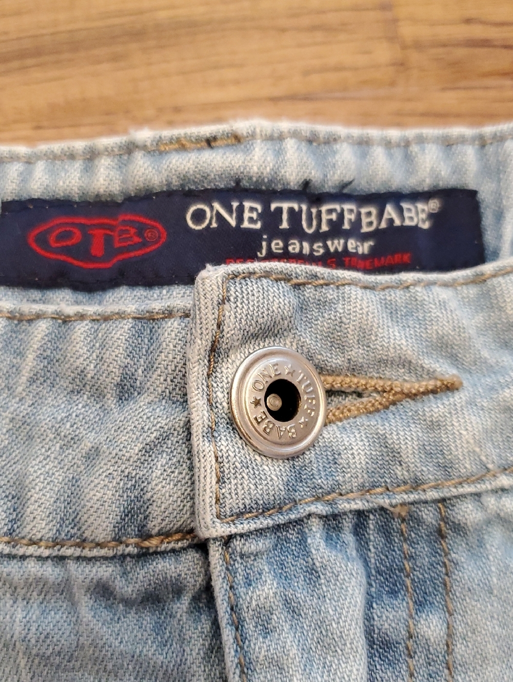 One Tuff Babe Jeanswear Light Wash Denim Tiered Skirt Womens 9 /10 Ruffled Denim - Picture 2 of 15